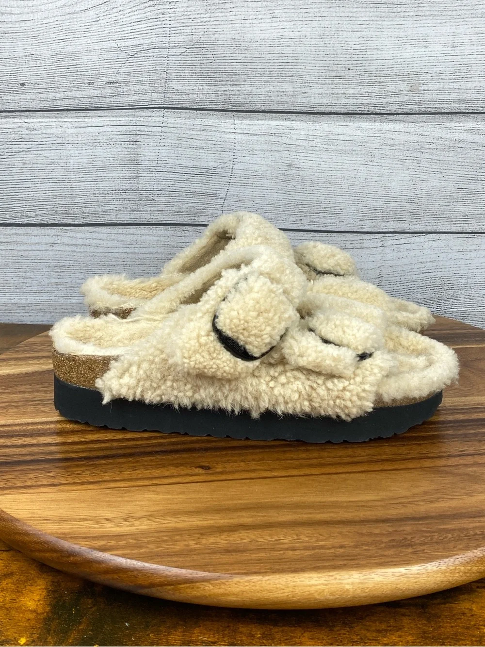 BIRKENSTOCK Papillio Arizona Big Buckle Teddy Sandals Eggshell Women’s Size 8